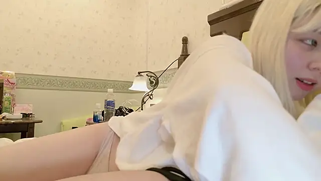 NANAchan R online show from 02-18-25, 04:59