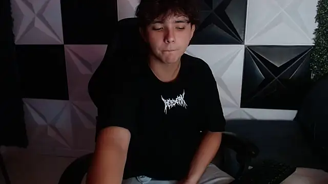 Dani cumboy online show from 01-08-25, 02:25