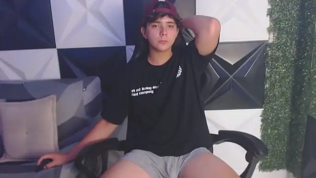 Dani cumboy online show from 03-20-25, 05:46