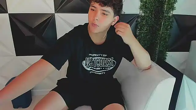 Dani cumboy online show from 10-11-25, 01:42