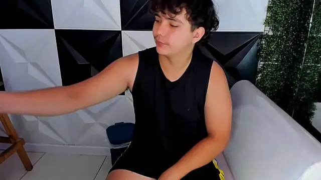 Dani cumboy online show from 10-31-25, 03:24