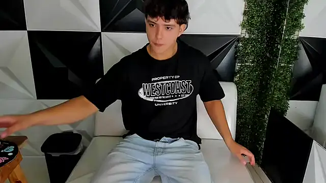 Dani cumboy online show from 11-28-25, 02:42