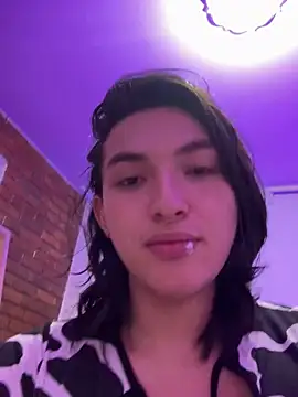 TomLondon  online show from 03-22-25, 02:48