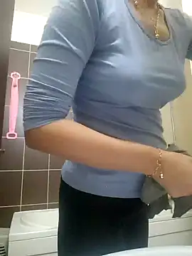 Snapshot of Evadesirex46 chatting on 12-07-24, 03:41 Evadesirex46 online show from 12-07-24, 03:41