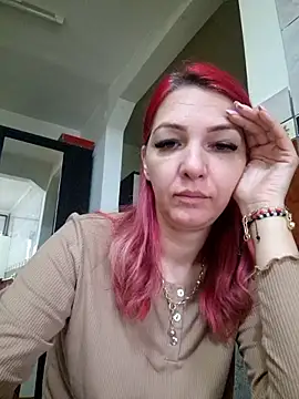 Snapshot of Evadesirex46 chatting on 06-06-26, 05:56 Evadesirex46 online show from 06-06-26, 05:56