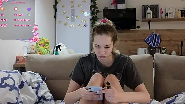 Girl alone home online show from 03-09-25, 03:16