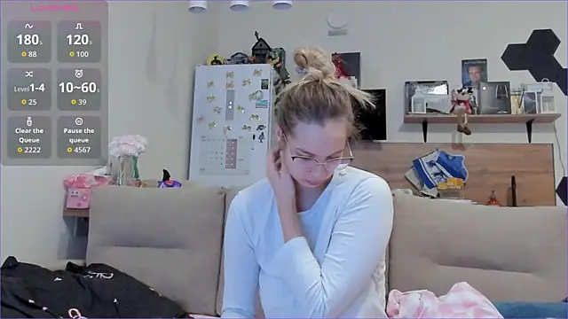 Girl alone home online show from 02-05-26, 03:33