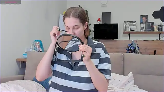 Girl alone home online show from 04-11-26, 02:43