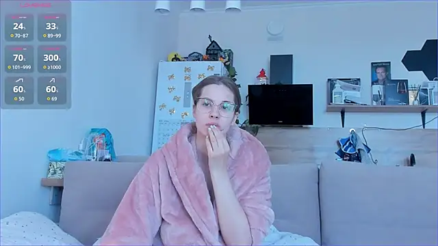 Girl alone home online show from 04-13-26, 03:56