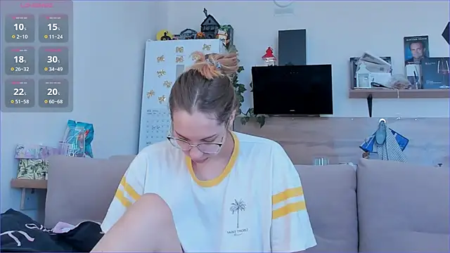 Girl alone home online show from 04-23-26, 03:30