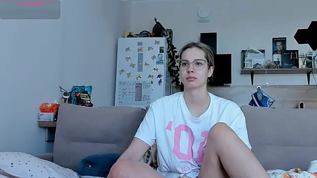 Girl alone home online show from 05-22-26, 03:57