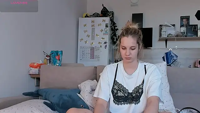 Girl alone home online show from 05-25-26, 02:23
