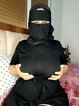 Snapshot of Saakoora chatting on 12-20-25, 11:06 Saakoora online show from 12-20-25, 11:06