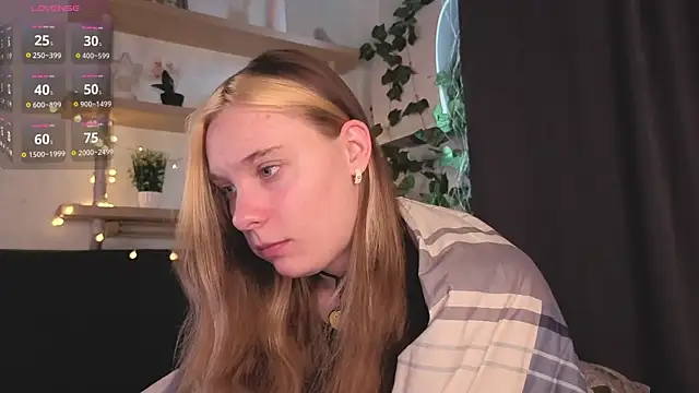 Snapshot of NaokoStifel chatting on 05-14-26, 01:23 NaokoStifel online show from 05-14-26, 01:23