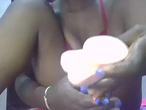 Snapshot of sweet_love00 chatting on 02-25-25, 03:42 sweet love00 online show from 02-25-25, 03:42