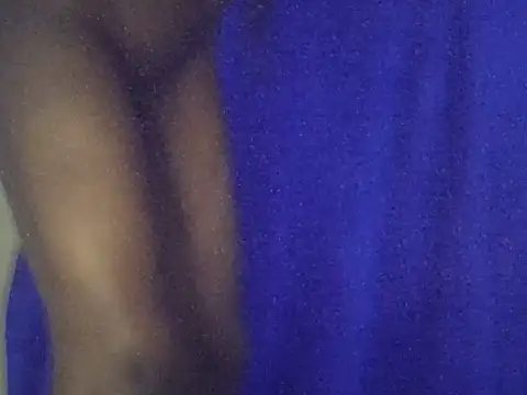 Snapshot of sweet_love00 chatting on 11-17-25, 02:28 sweet love00 online show from 11-17-25, 02:28