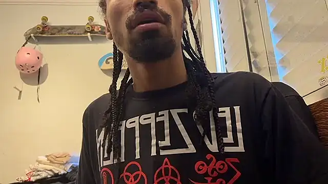 Snapshot of hotcamboy420 chatting on 12-18-24, 07:30 hotcamboy420 online show from 12-18-24, 07:30