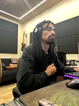 Snapshot of hotcamboy420 chatting on 11-17-25, 05:24 hotcamboy420 online show from 11-17-25, 05:24