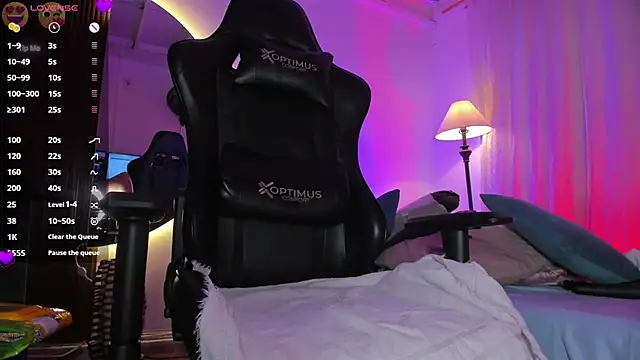 laura-hills18 online show from 03-20-25, 04:09