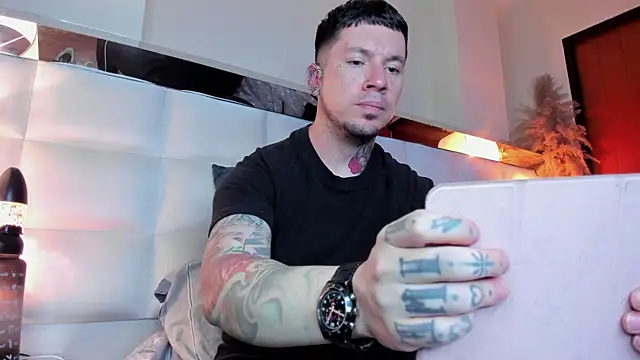 Adam tatto online show from 11-25-25, 04:12