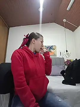 karlamorris  online show from 12-04-25, 01:42