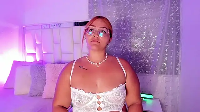 LeahxBarker online show from 12-16-25, 01:21