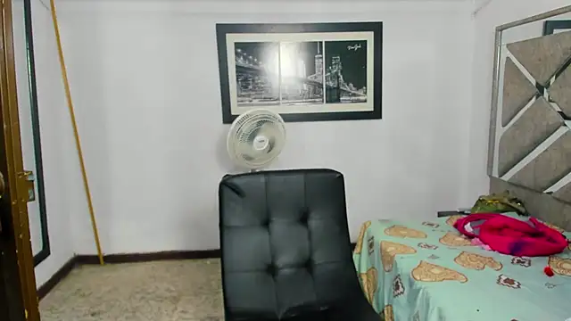 EvaxEmma online show from 11-13-25, 12:59