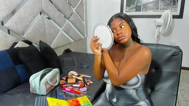 EvaxEmma online show from 04-18-26, 01:37