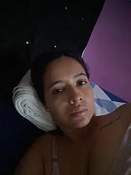 Snapshot of juliana_0796 chatting on 05-06-26, 07:30 juliana 0796 online show from 05-06-26, 07:30