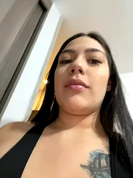 Latina vanessa online show from 10-10-25, 10:53