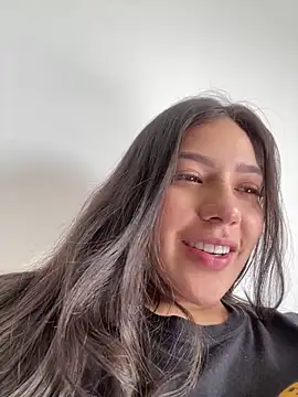 Latina vanessa online show from 12-13-25, 07:53