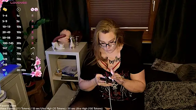 Snapshot of Big_Beautiful_MILF chatting on 01-11-26, 03:50 Big Beautiful MILF online show from 01-11-26, 03:50