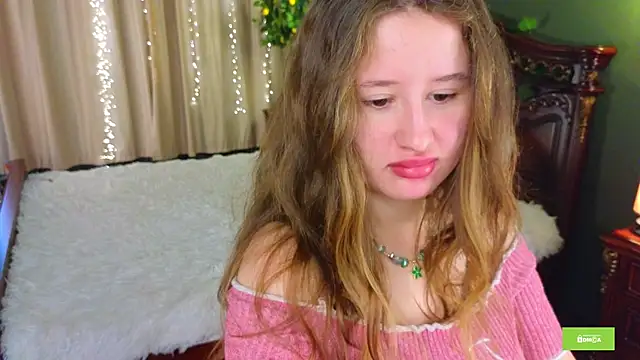 Snapshot of SquirtBabee chatting on 07-29-26, 11:30 SquirtBabee online show from 07-29-26, 11:30