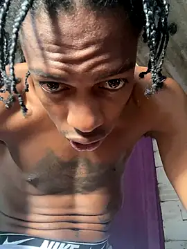 Snapshot of Larry-n-clouds chatting on 11-22-25, 03:11 Larry-n-clouds online show from 11-22-25, 03:11