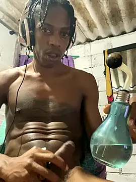 Snapshot of Larry-n-clouds chatting on 11-24-25, 03:28 Larry-n-clouds online show from 11-24-25, 03:28