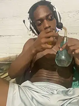 Snapshot of Larry-n-clouds chatting on 11-26-25, 03:51 Larry-n-clouds online show from 11-26-25, 03:51