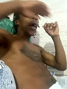 Snapshot of Larry-n-clouds chatting on 11-30-25, 01:04 Larry-n-clouds online show from 11-30-25, 01:04