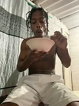 Snapshot of Larry-n-clouds chatting on 12-15-25, 10:41 Larry-n-clouds online show from 12-15-25, 10:41