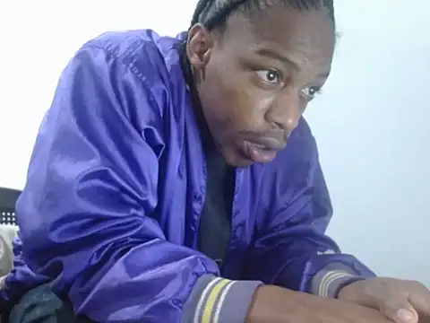 Snapshot of Larry-n-clouds chatting on 02-09-26, 12:09 Larry-n-clouds online show from 02-09-26, 12:09