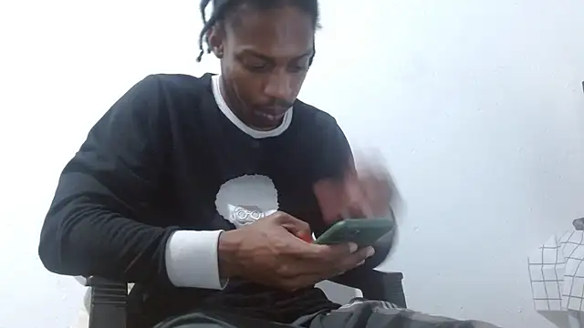 Snapshot of Larry-n-clouds chatting on 02-25-26, 02:54 Larry-n-clouds online show from 02-25-26, 02:54