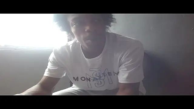 Larry-n-clouds online show from 07-30-26, 04:39