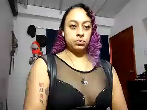 Snapshot of Cata_Blue__ chatting on 01-24-25, 02:30 Cata Blue online show from 01-24-25, 02:30