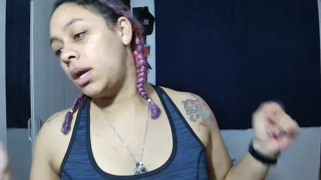 Snapshot of Cata_Blue__ chatting on 02-13-25, 02:20 Cata Blue online show from 02-13-25, 02:20