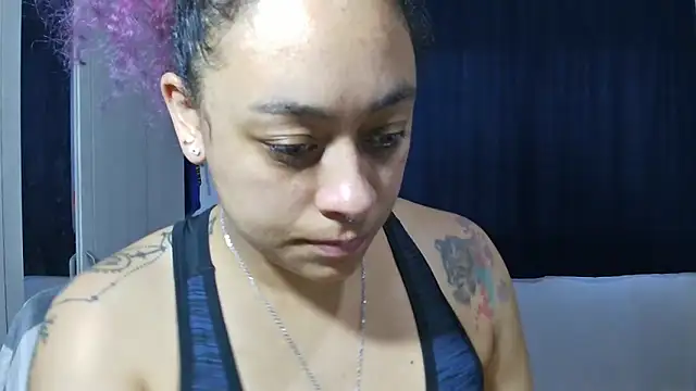 Snapshot of Cata_Blue__ chatting on 02-15-25, 02:33 Cata Blue online show from 02-15-25, 02:33