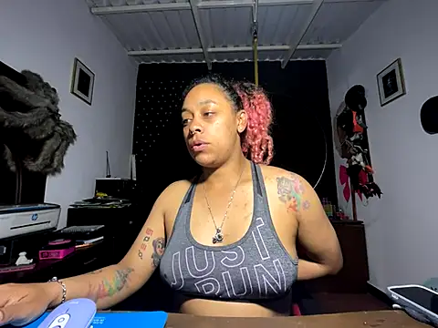 Snapshot of Cata_Blue__ chatting on 09-29-25, 03:50 Cata Blue online show from 09-29-25, 03:50