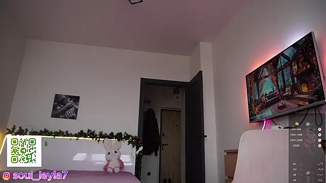 Snapshot of Sola_LI chatting on 12-15-25, 04:06 Sola LI online show from 12-15-25, 04:06