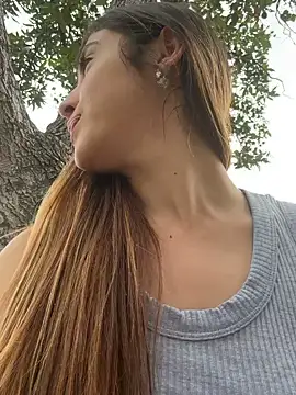 Nicol Swift  online show from 01-27-25, 06:31