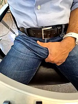 alessandroman2114 online show from 09-30-25, 10:31