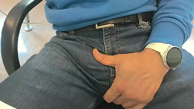 alessandroman2114 online show from 04-22-26, 10:39