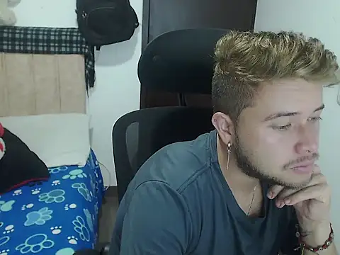 JOHANLEON1 online show from 10-21-25, 05:35